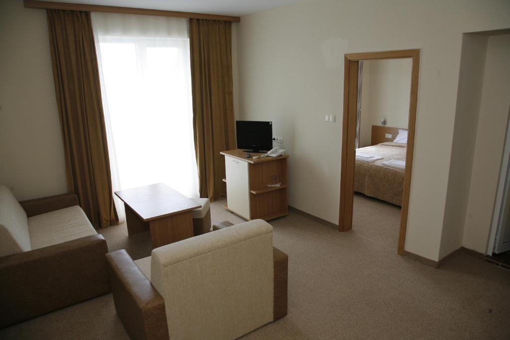Melsa Coop Hotel ネセバル 部屋 写真
