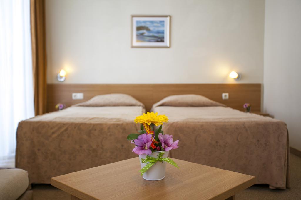 Melsa Coop Hotel ネセバル 部屋 写真
